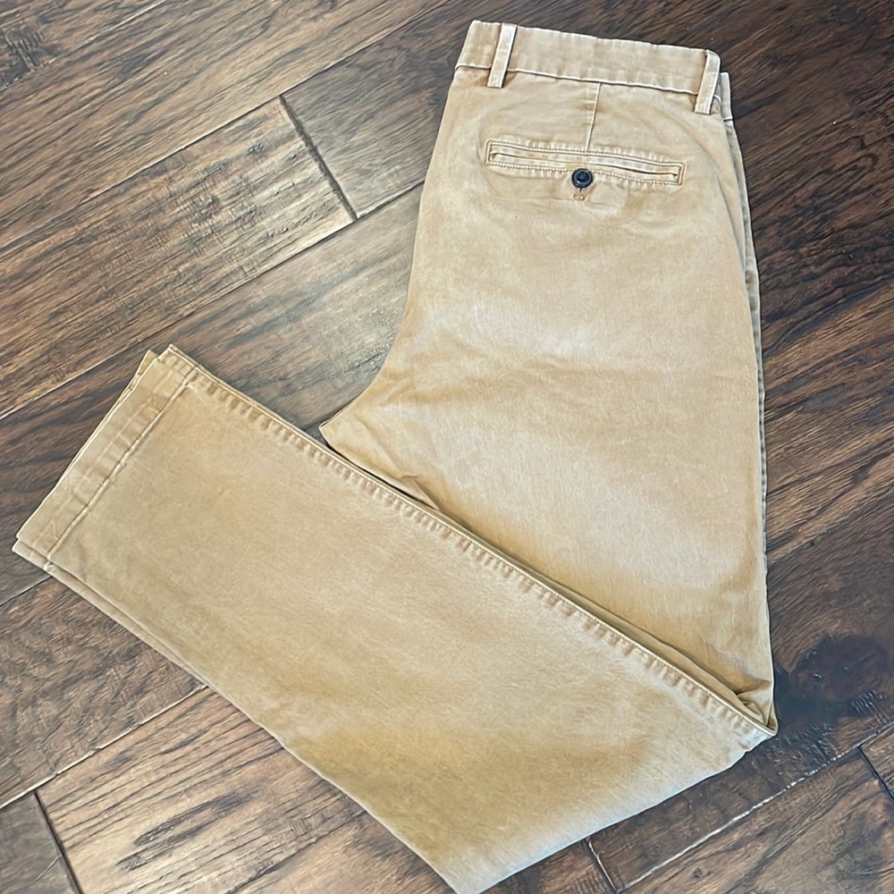 Men’s Gap khaki pants